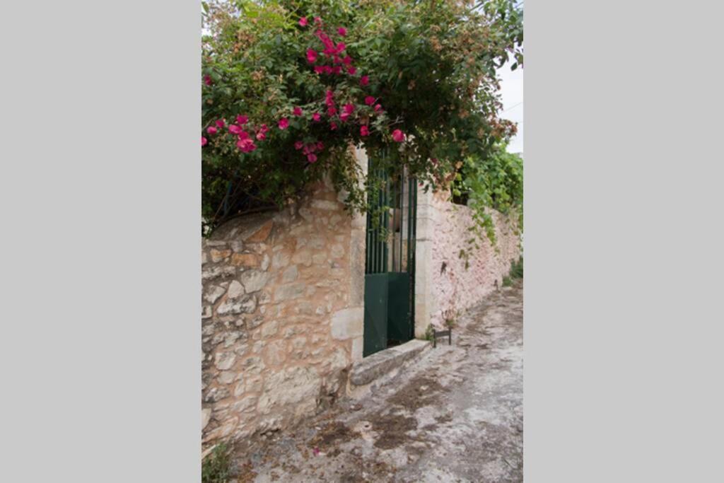 Sergios Village House Chrissi Akti Chania Exterior foto