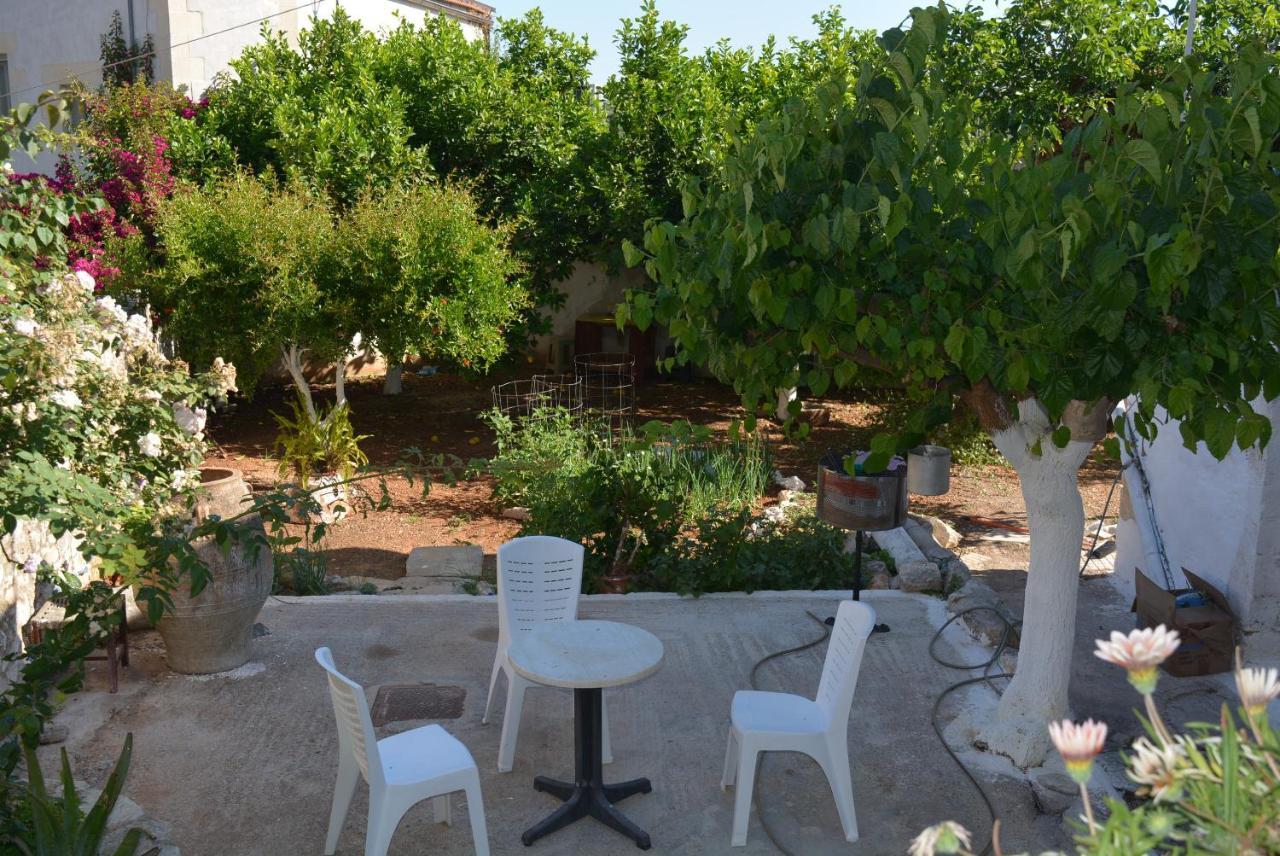 Sergios Village House Chrissi Akti Chania Exterior foto