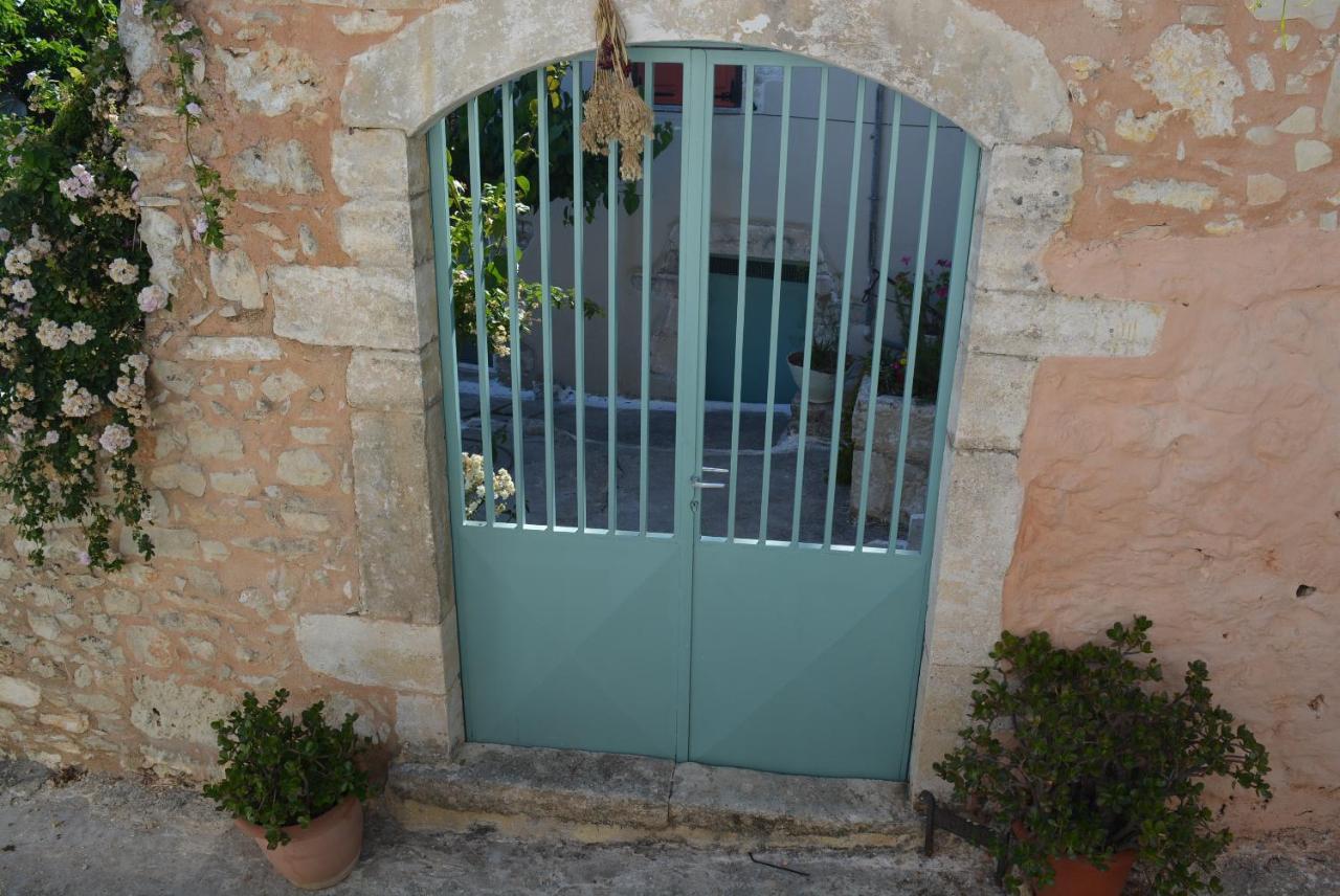 Sergios Village House Chrissi Akti Chania Exterior foto