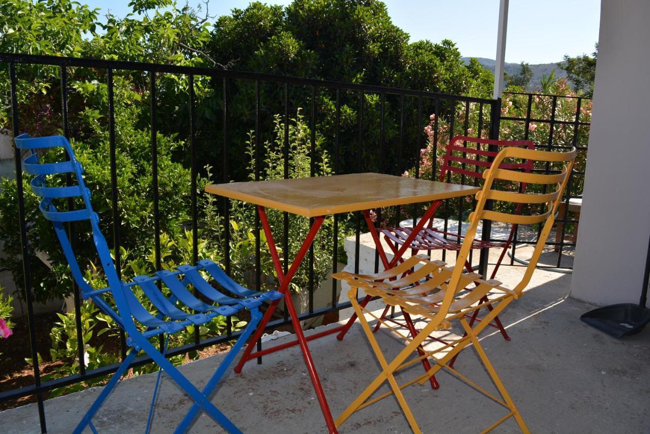 Sergios Village House Chrissi Akti Chania Exterior foto