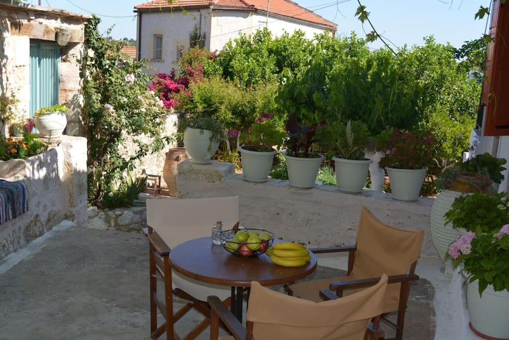 Sergios Village House Chrissi Akti Chania Exterior foto