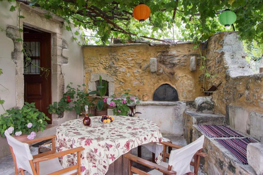 Sergios Village House Chrissi Akti Chania Exterior foto